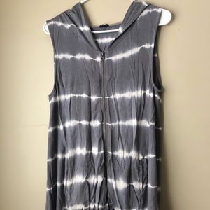 Tank top zip up top